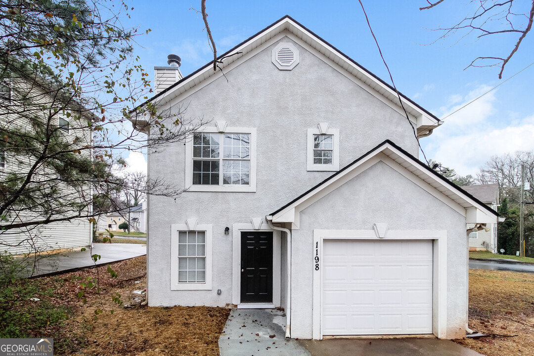 1198 Stoneham Ct in Atlanta, GA - Building Photo
