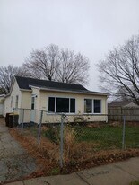3504 Blackstone Ave in Rockford, IL - Building Photo