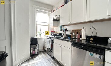 245 Kelton St, Unit 9 in Boston, MA - Building Photo - Building Photo