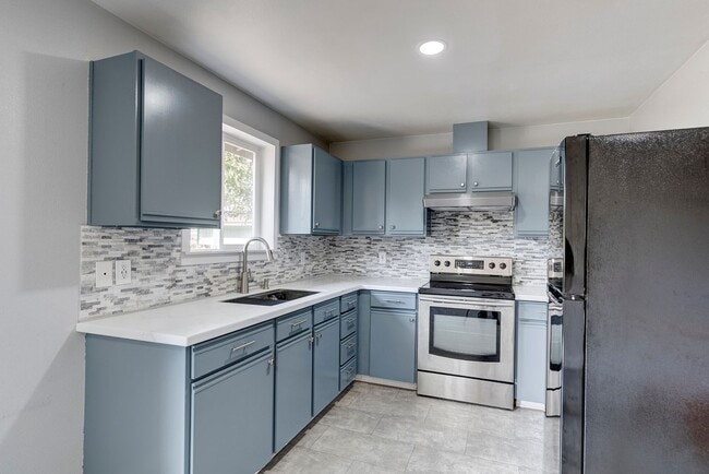 771 NW Quarterdeck Loop in Oak Harbor, WA - Building Photo - Building Photo