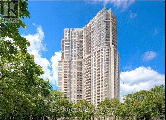 property at 35 Kingsbridge Garden Cir