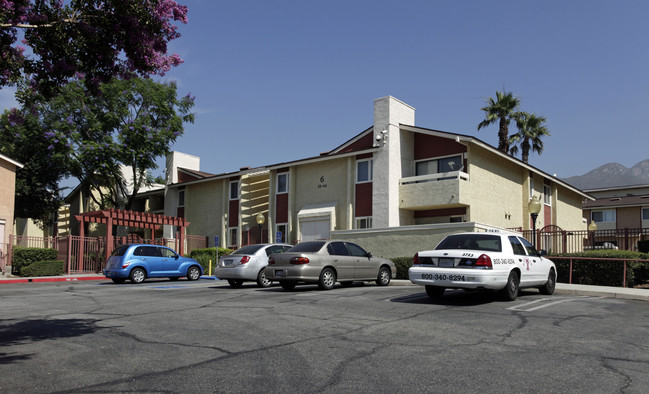 Sunset Heights in Rancho Cucamonga, CA - Foto de edificio - Building Photo