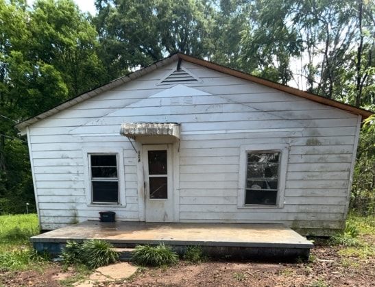 property at 104 Middle St