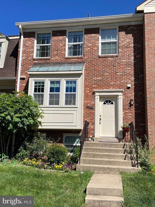 3932 Tallow Tree Pl in Fairfax, VA - Building Photo