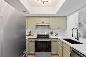 9231 Kings Canyon Dr in Charlotte, NC - Building Photo - Building Photo