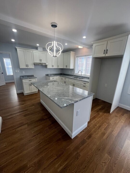 489 Spring St in Fall River, MA - Building Photo