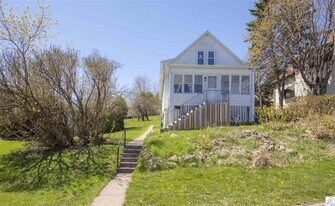 1325 Fern Ave in Duluth, MN - Building Photo