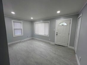 6662 Campbell St in Taylor, MI - Building Photo - Building Photo