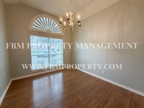 310 Iroquois Ln in Waxahachie, TX - Building Photo - Building Photo