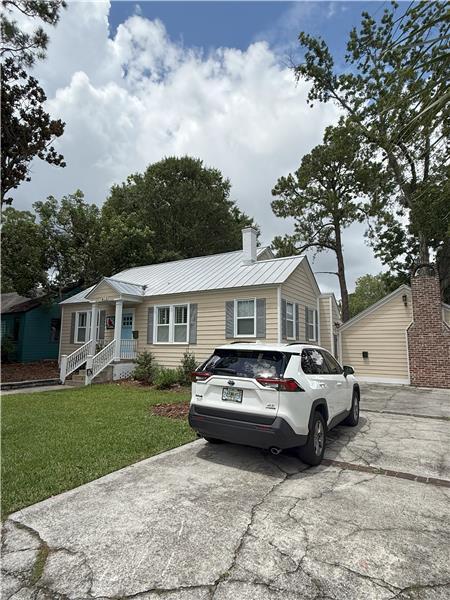 410 E 56th St in Savannah, GA - Building Photo - Building Photo
