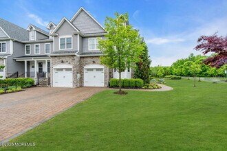 47 McCormick Ave N in Old Bridge, NJ - Foto de edificio - Building Photo