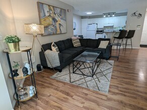 777 3 Av SW in Calgary, AB - Building Photo - Building Photo