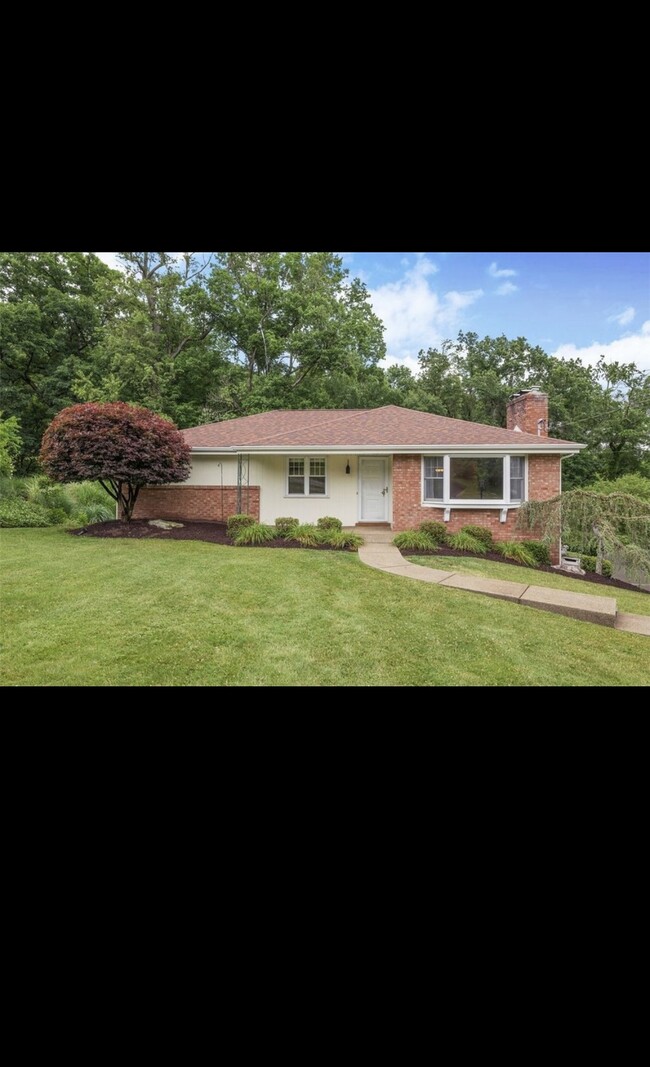 207 Chapel Ridge Dr in Glenshaw, PA - Foto de edificio - Building Photo