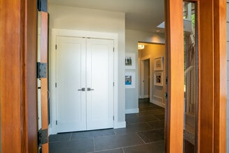 5361 Royal Sea View in Nanaimo, BC - Building Photo - Building Photo