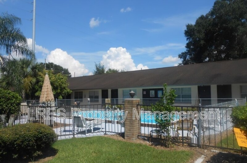 1031 Columbia Ave in St. Cloud, FL - Building Photo