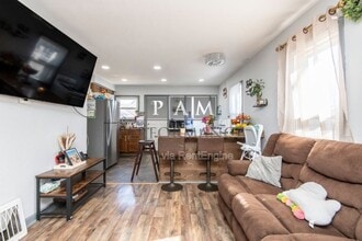 3876 S Brust Ave in Milwaukee, WI - Building Photo - Building Photo