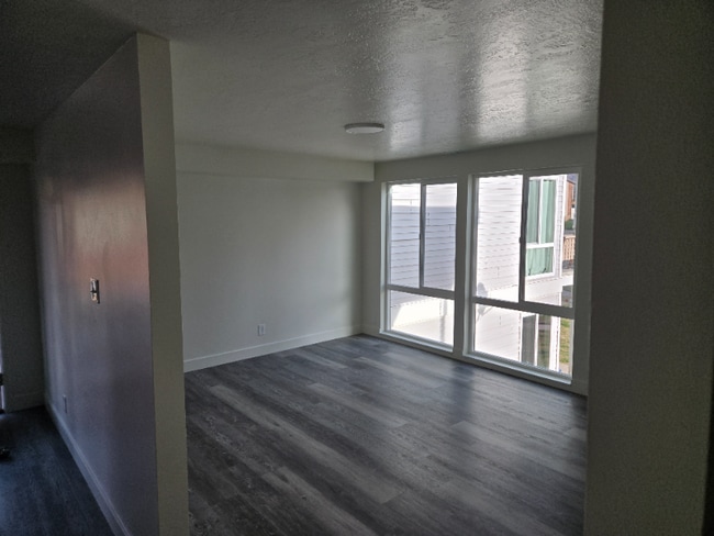 property at 954 9th St