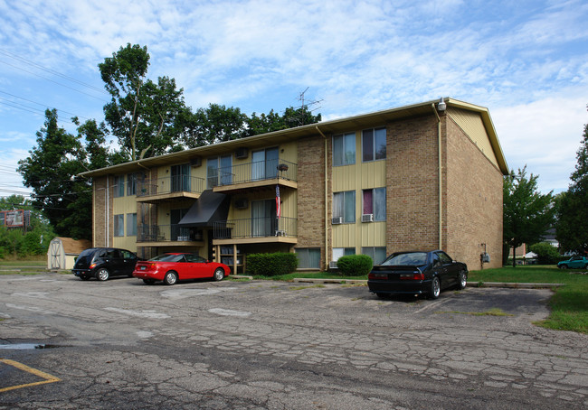 1016 E Greenlawn St in Lansing, MI - Foto de edificio - Building Photo