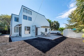1501 NE 24th St in Wilton Manors, FL - Building Photo - Building Photo