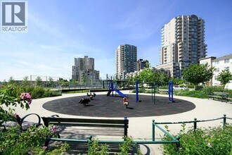 3663 Crowley Dr in Vancouver, BC - Building Photo - Building Photo