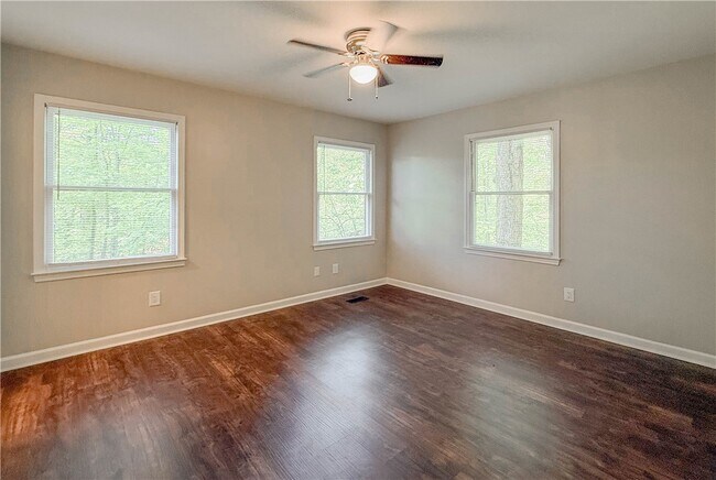 property at 280 Starritt Ln