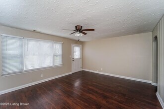 4218 Laura Ave in Shively, KY - Foto de edificio - Building Photo
