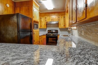 811 Hawkins Ave in Wake Village, TX - Building Photo - Building Photo