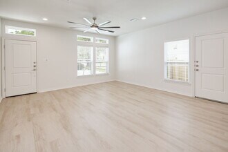 108 Sterling St in College Station, TX - Building Photo - Building Photo