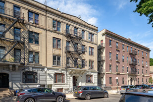 403 Macon St in Brooklyn, NY - Foto de edificio - Building Photo