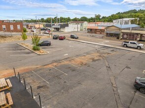 227 E Broadway St in Newport, TN - Building Photo - Building Photo