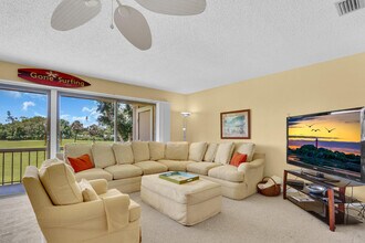 18429 SE Wood Haven Ln in Jupiter, FL - Building Photo - Building Photo
