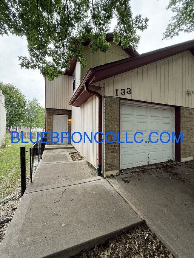 property at 133 SW Oxford Pl