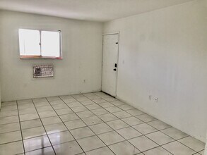 1371 NW 3rd St in Miami, FL - Building Photo - Building Photo