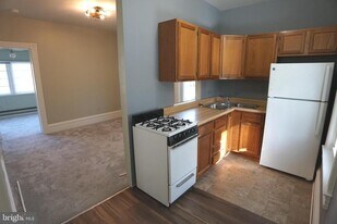 1000 Edmondson Ave in Catonsville, MD - Building Photo