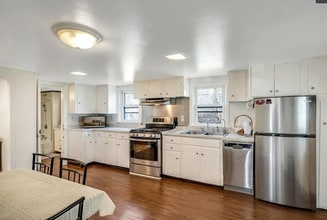 4 Parker St in Billerica, MA - Foto de edificio - Building Photo