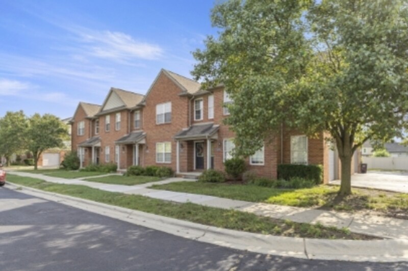 13181 Turnberry in Southgate, MI - Foto de edificio