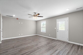 135 Country Ln in Clarksville, TN - Building Photo - Building Photo