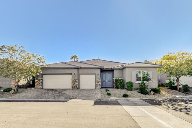 property at 365 Sapphire Rock Ave