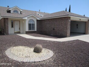 7728 Plaza Serena Rd in El Paso, TX - Building Photo - Building Photo