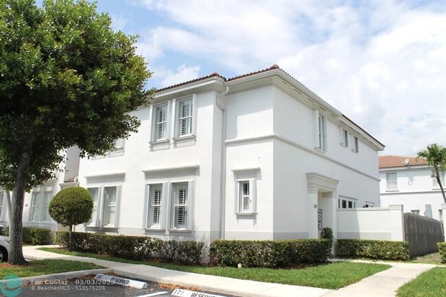 property at 15663 SW 41st St