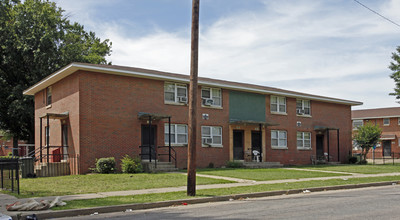 Whitcomb Court in Richmond, VA - Building Photo - Building Photo