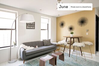 Private bedroom in 3 bed/2 bath Home in New York, NY - Building Photo - Building Photo