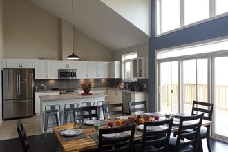 4 Spooner Cres in Collingwood, ON - Building Photo - Building Photo