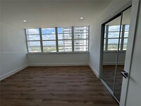 18031 Biscayne Blvd, Unit 140 in Aventura, FL - Building Photo - Building Photo