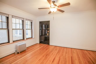 2217 W Montrose Ave in Chicago, IL - Building Photo - Building Photo