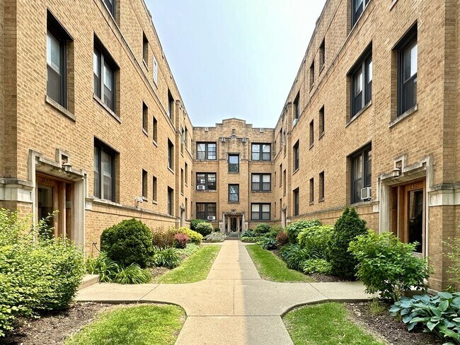 property at 2651 N Spaulding Ave