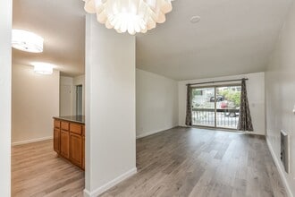 555 Jean St in Oakland, CA - Building Photo - Building Photo