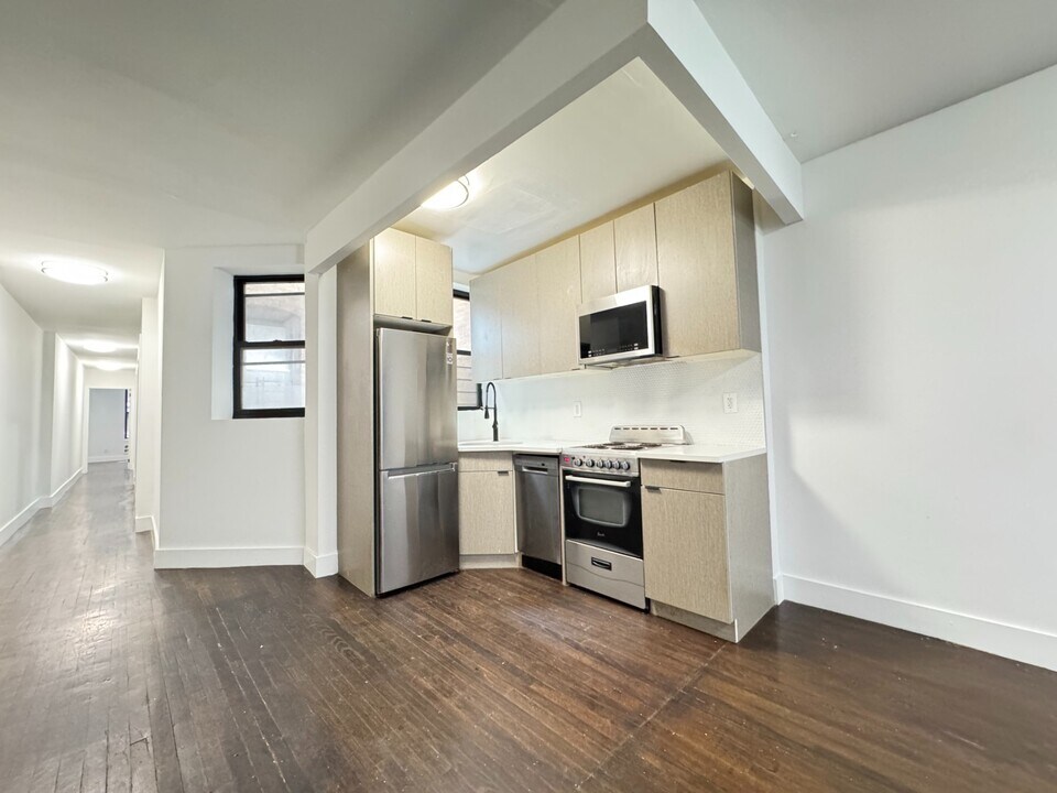 2112 Regent Pl in Brooklyn, NY - Building Photo