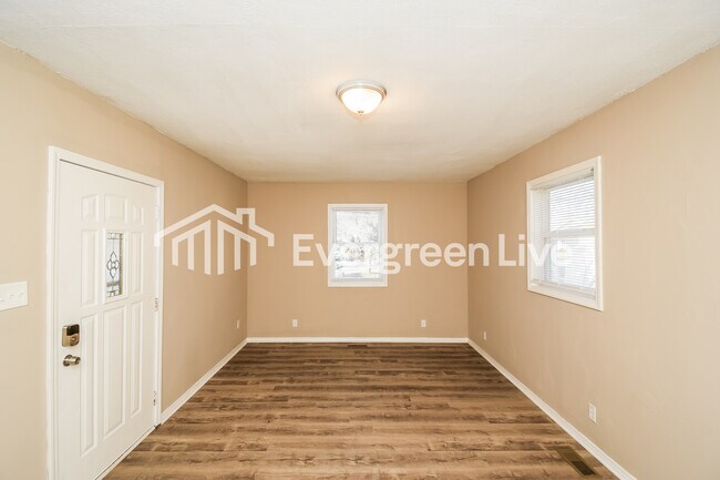 1119 Waldemere Ave in Indianapolis, IN - Foto de edificio - Building Photo