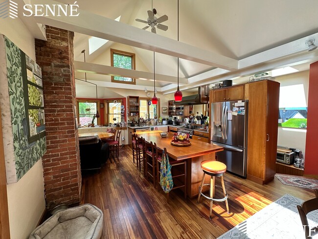 120 Lake View Ave, Unit 1
